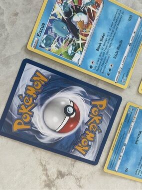 Pokémon Cards (18) see photos